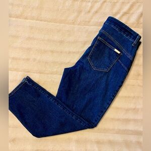‼️SALE-SALE-SALE‼️Chico’s size 0 “so lifting” crop indigo jeans.💙standard size 4